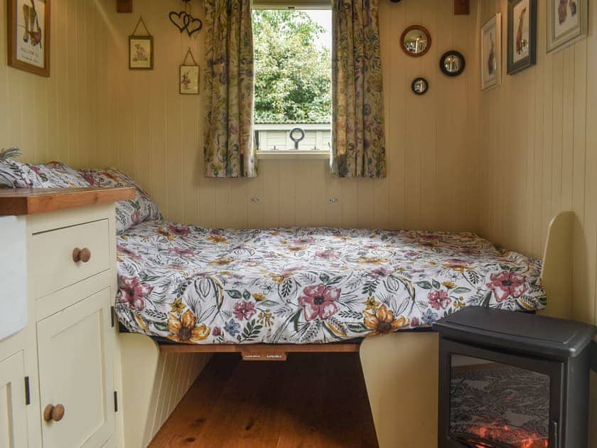 Interior | Shepards Hut, Frampton-on-Severn