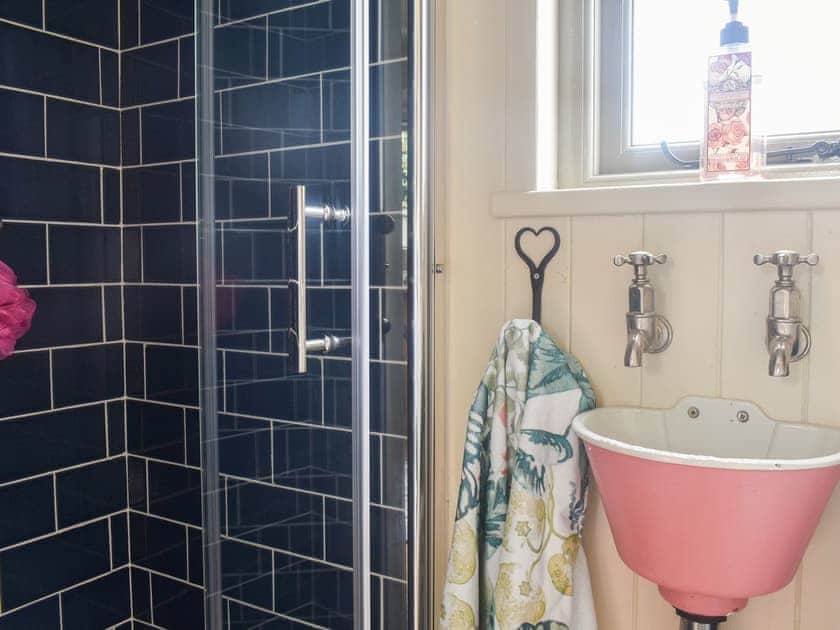 Shower room | Shepards Hut, Frampton-on-Severn