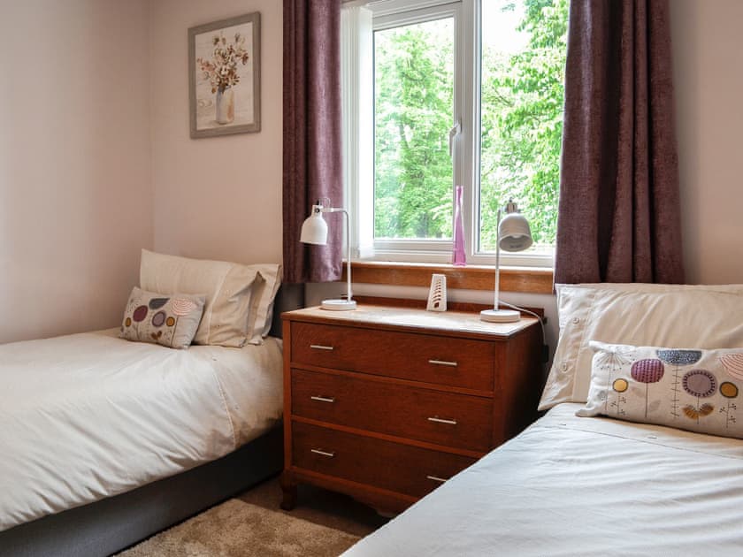 Twin bedroom | High Threave Cottage, Newton Stewart