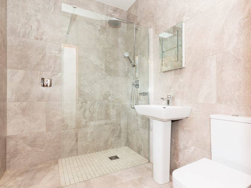 Shower room | High Kirkland Holiday Cottages: Robin’s Nest - High Kirkland Holiday Cottages, Kirkcudbright