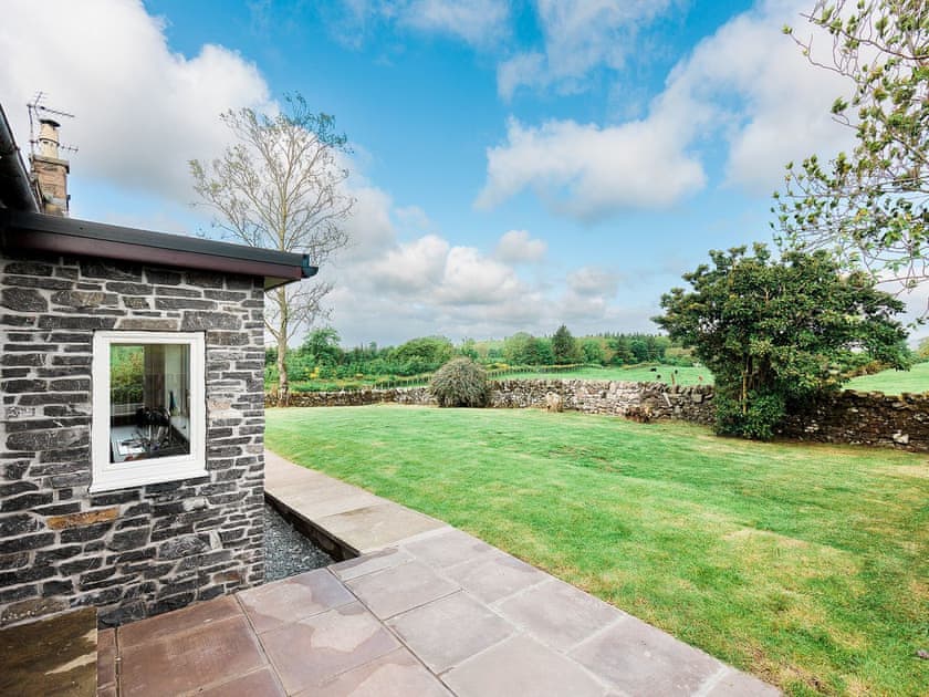 Garden | High Kirkland Holiday Cottages: Robin’s Nest - High Kirkland Holiday Cottages, Kirkcudbright