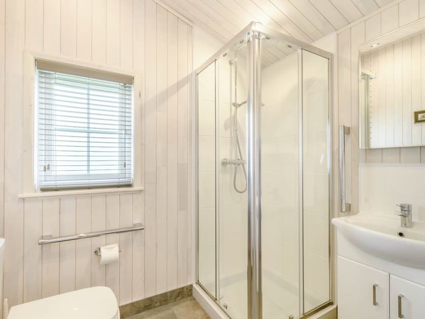 En-suite | Acacia Lodge, Mercia Marina, Willington