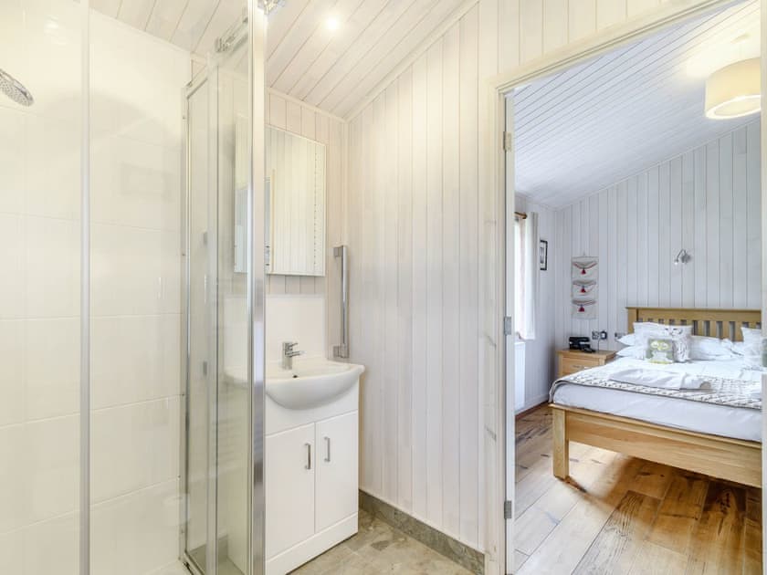 En-suite | Acacia Lodge, Mercia Marina, Willington