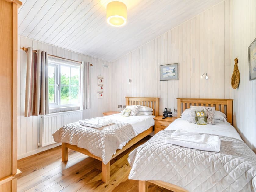 Twin bedroom | Acacia Lodge, Mercia Marina, Willington