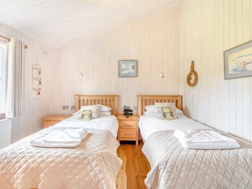 Twin bedroom | Acacia Lodge, Mercia Marina, Willington