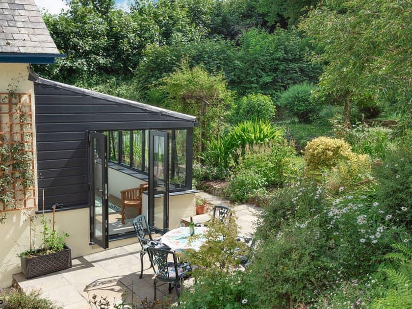 Sitting-out-area | Four Chimneys, Bratton Clovelly