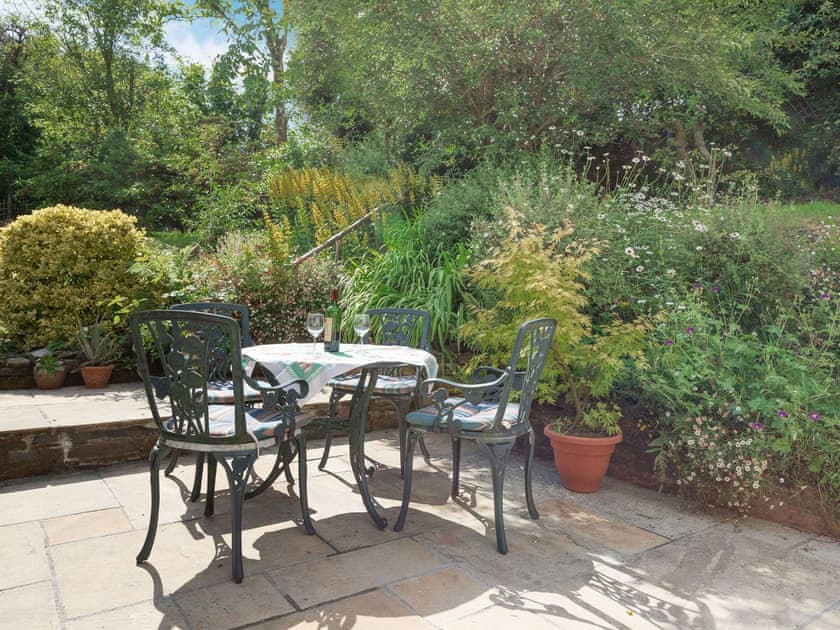 Sitting-out-area | Four Chimneys, Bratton Clovelly