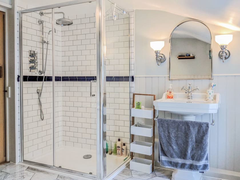 Shower room | Teal Cottage, Honiton