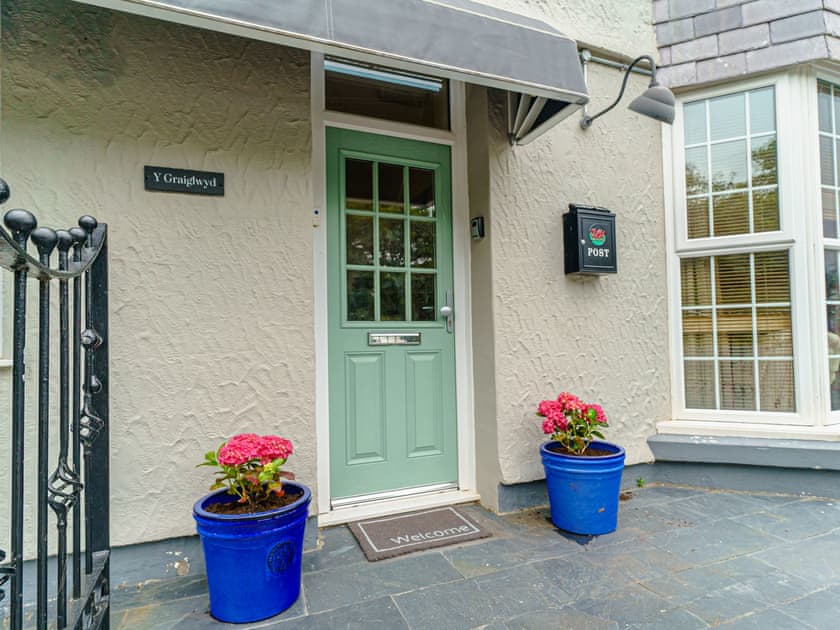 Exterior | Y Graiglwyd, Bull Bay