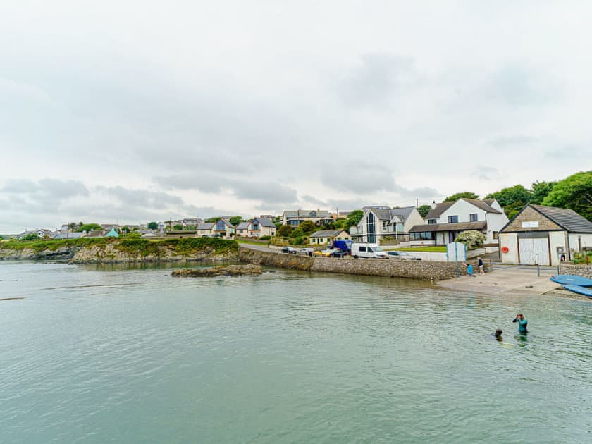 Surrounding area | Y Graiglwyd, Bull Bay