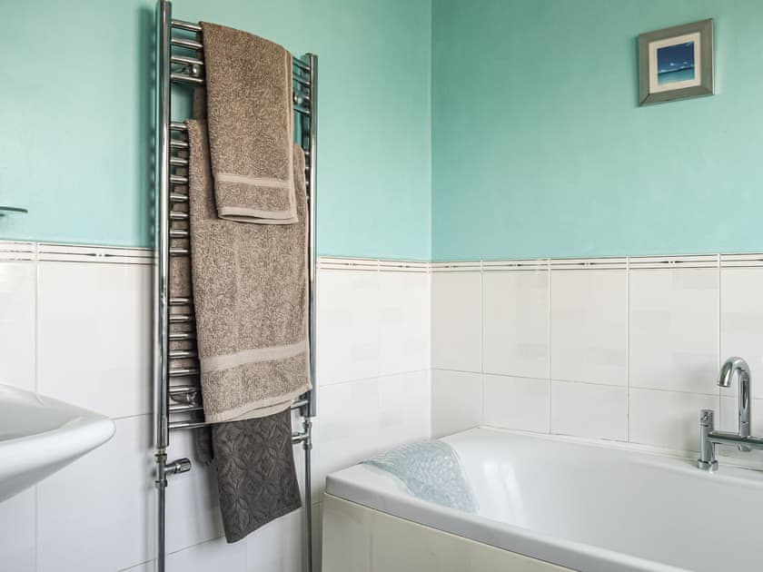 Bathroom | Maisie Cottage, St Monans, near Anstruther