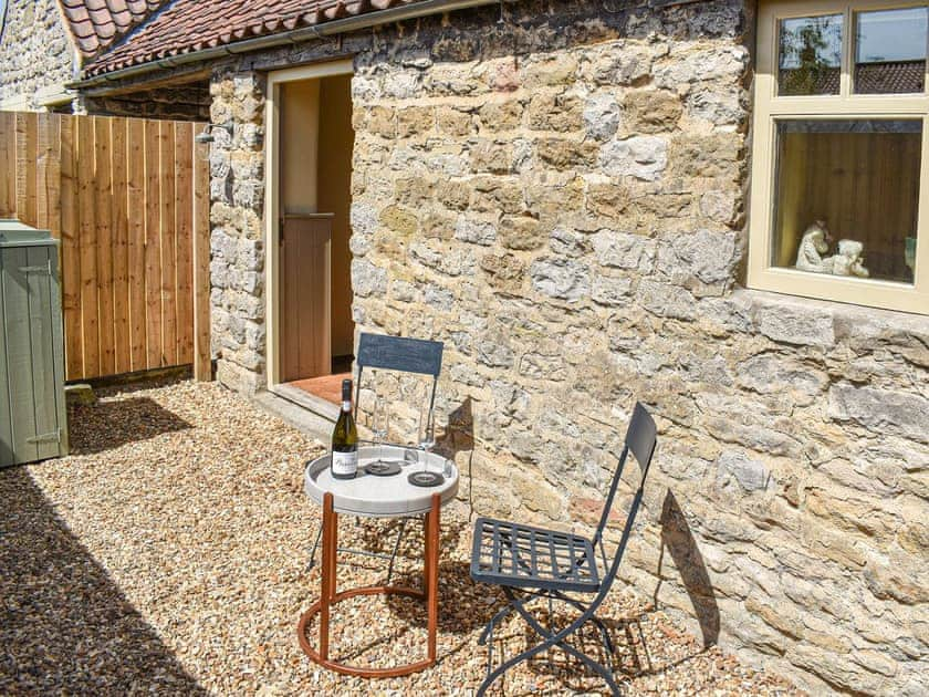 Sitting-out-area | The Byre, Helmsley