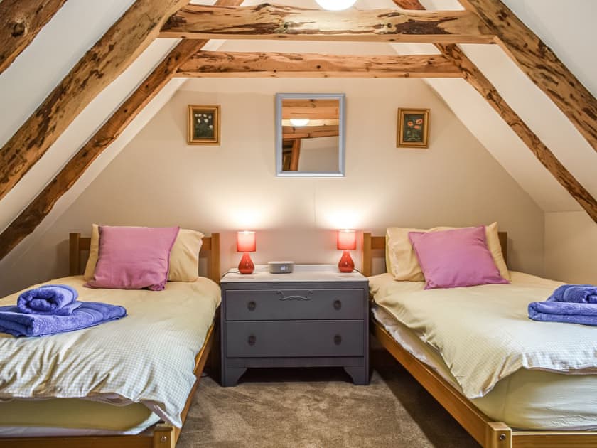 Twin bedroom | The Thatched Cottage, Ladybank, near St Andrews and Collessie