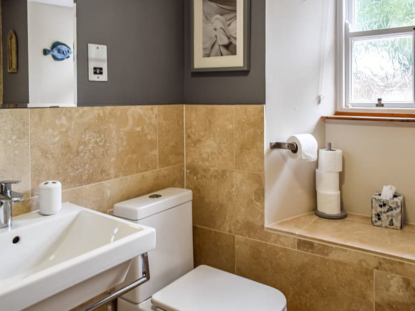 Shower room | The Thatched Cottage, Ladybank, near St Andrews and Collessie