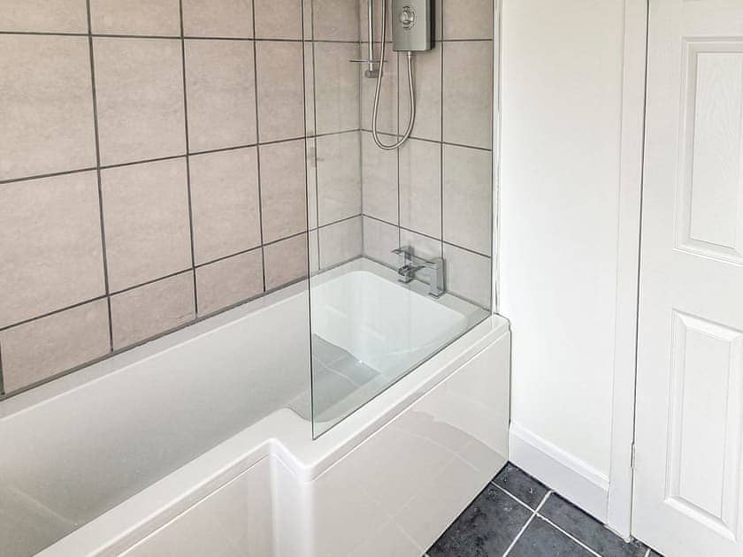 Bathroom | Rozelle Villa, Ayr