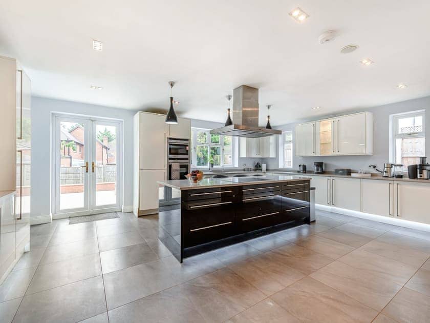 Kitchen area | Farm Way, Northwood, near London