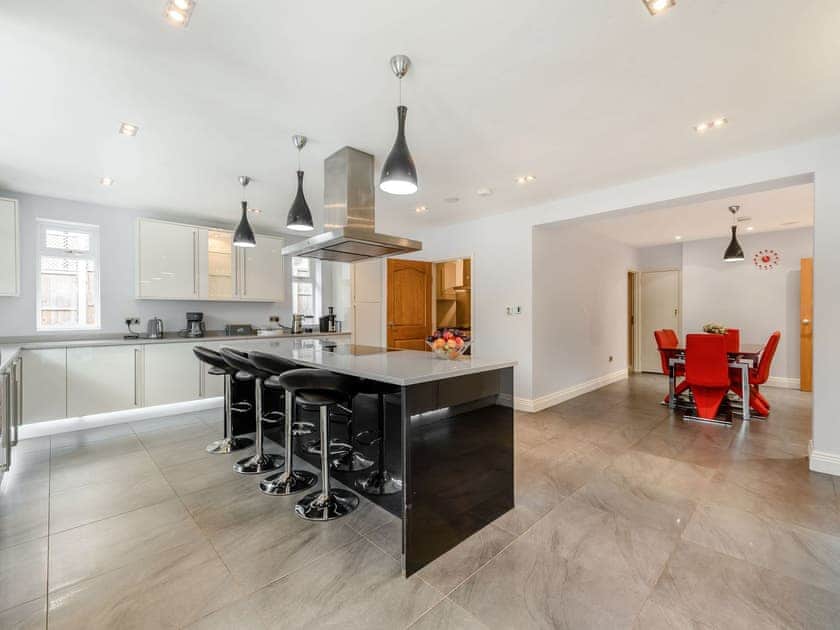 Kitchen area | Farm Way, Northwood, near London