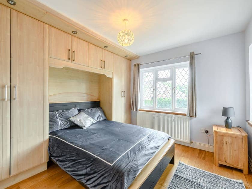 Double bedroom | Farm Way, Northwood, near London