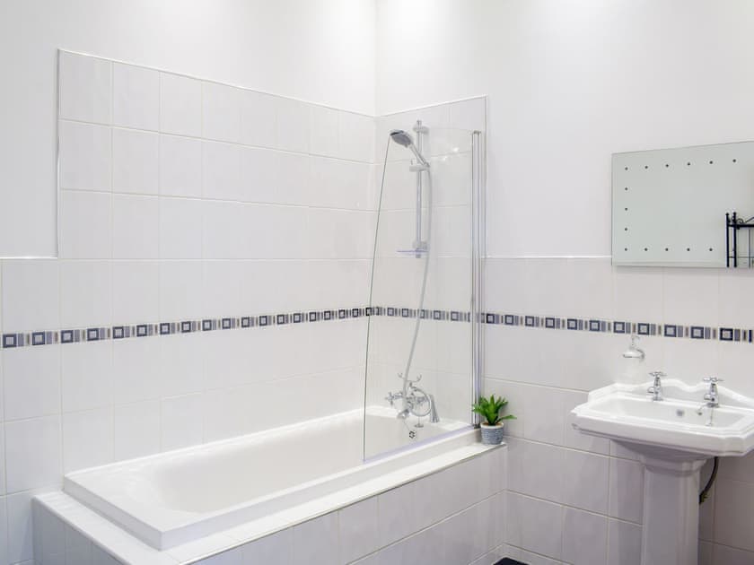 Bathroom | Sorbie Villa, Ardrossan, near Ayr