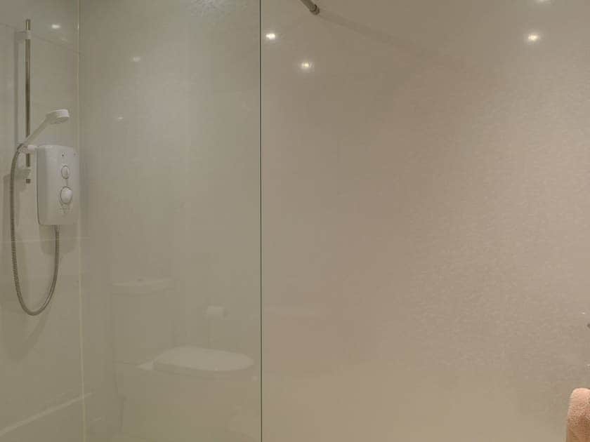 Shower room | Lime tree Cottage, Newtonairds