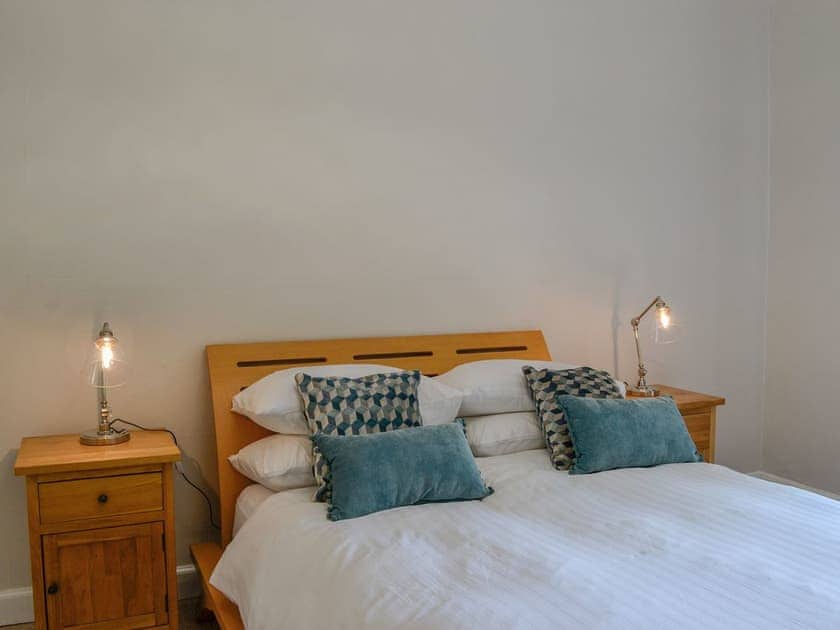 Double bedroom | Lime tree Cottage, Newtonairds