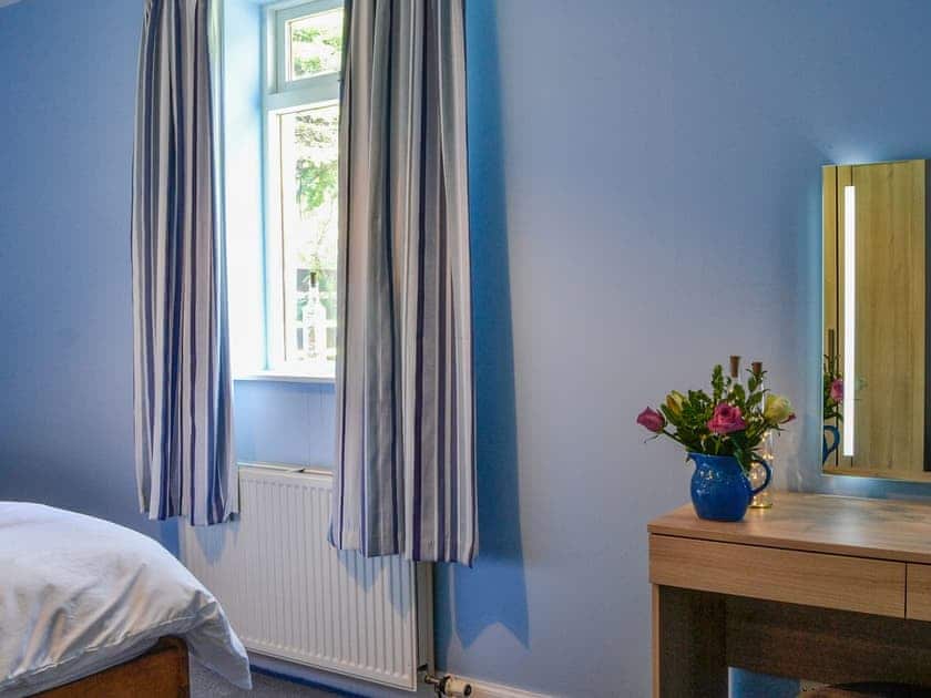 Twin bedroom | Lime tree Cottage, Newtonairds