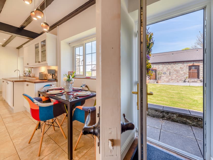 Kitchen/diner | Bronyn Cottage - Bronyn Farm, Ferryside, near Carmarthen