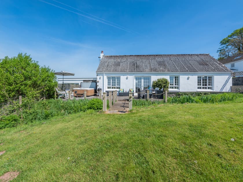 Exterior | Bronyn Cottage - Bronyn Farm, Ferryside, near Carmarthen