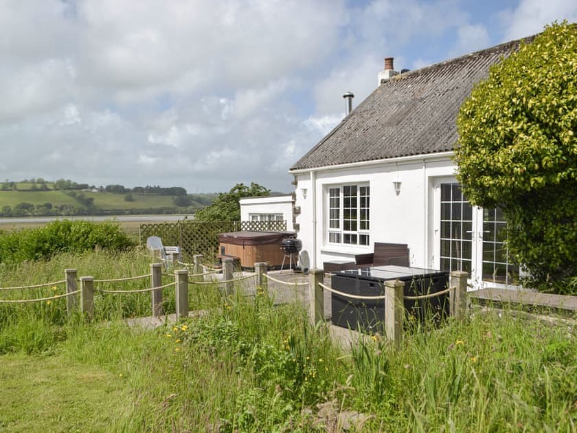 Exterior | Bronyn Cottage - Bronyn Farm, Ferryside, near Carmarthen