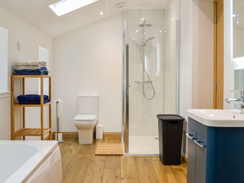 Bathroom | Druids Knowe, Glenesk