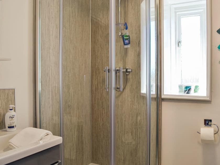 Shower room | India Lane Cottage, Montrose