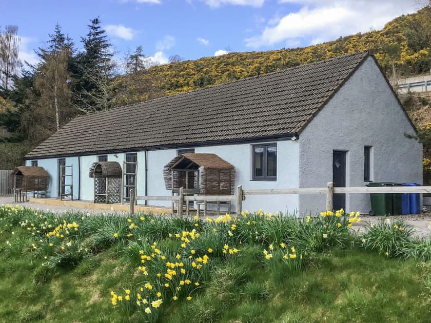 Riverside Cottages by Loch Ness - Foxglove Cottage
