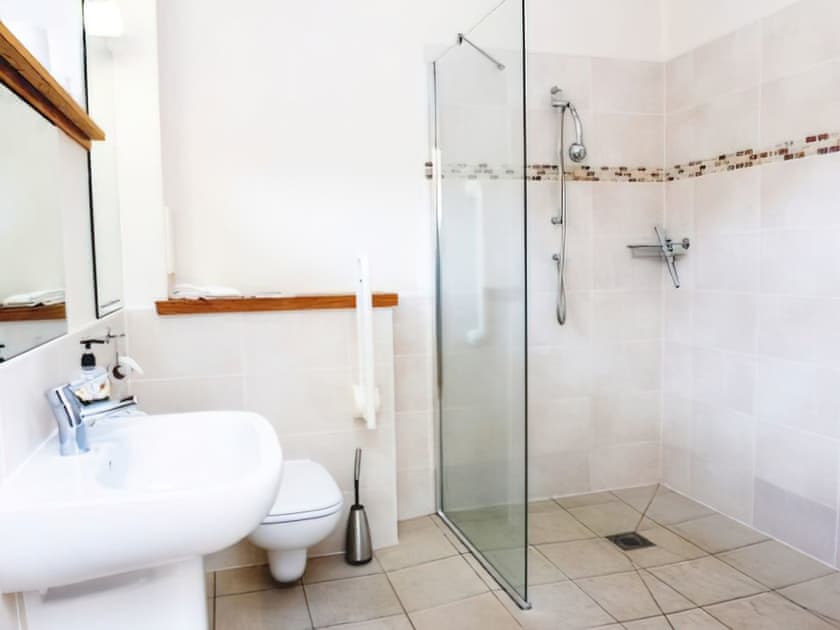 Shower room | Bennachie Lodge - Clovenstone Lodges, Inverurie