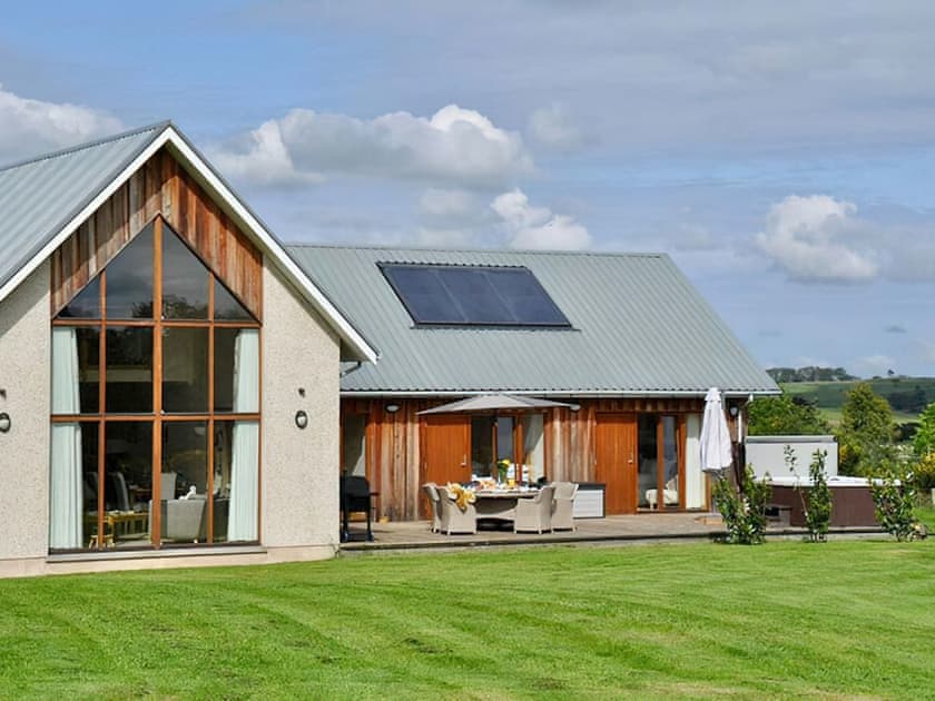 Exterior | Bennachie Lodge - Clovenstone Lodges, Inverurie