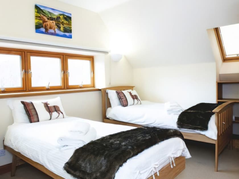 Twin bedroom | Garioch Lodge - Clovenstone Lodges, Inverurie