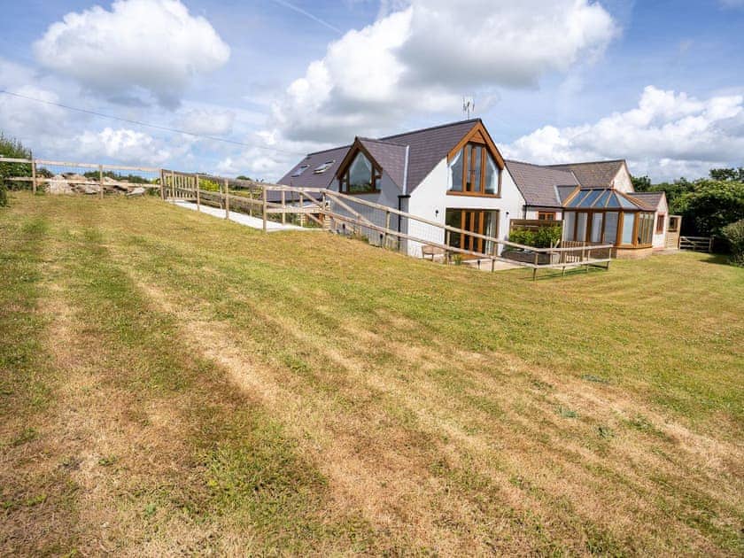 Garden and grounds | The Kite’s Nest - Castle View, Roch, near Newgale