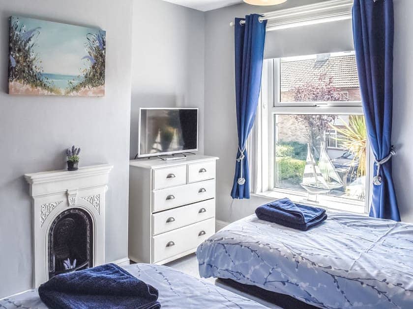 Twin bedroom | Seagull Cottage, Pakefield