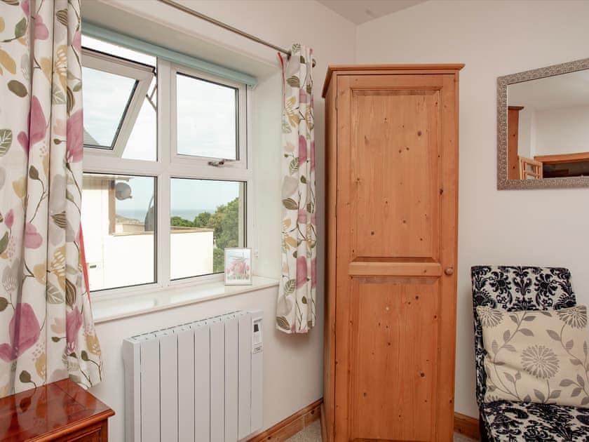 Twin bedroom | Upper Stables Apartment - Meadfoot Bay, South Devon