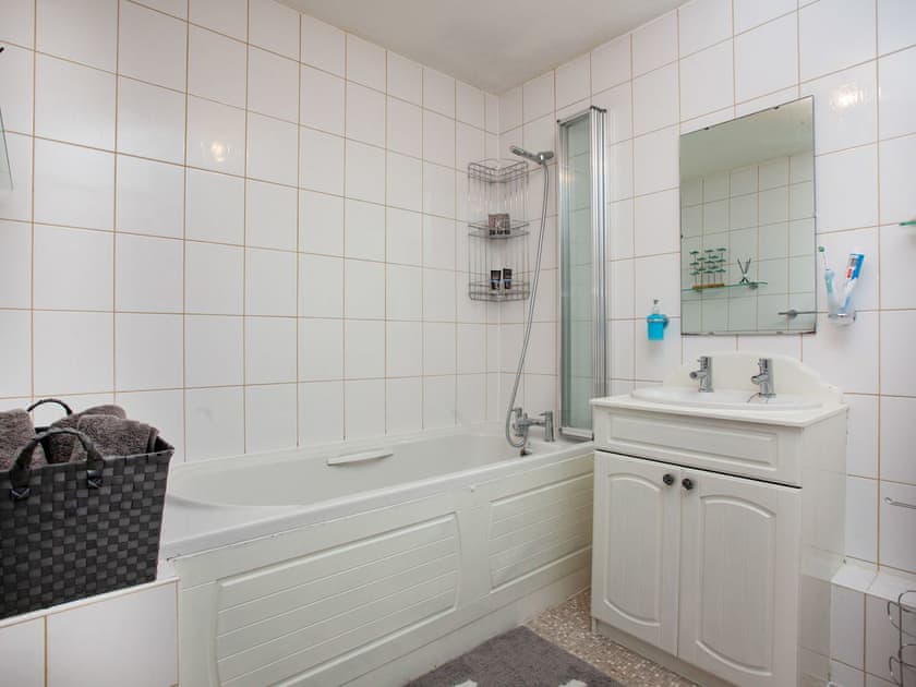 Bathroom | Jubilee Cottage, Dawlish