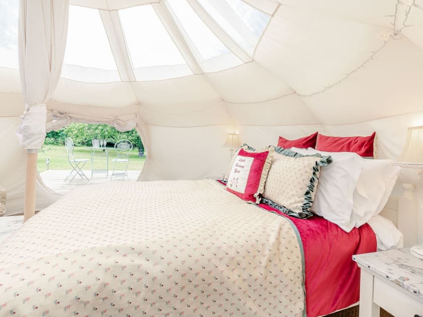 Interior | Walcot Hall Yurts- Apple Blossom Yurt - Walcot Hall Yurts, Alkborough, near Scunthorpe