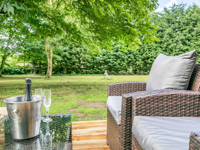 Decking | Walcot Hall Yurts- Snow Drop Hut - Walcot Hall Yurts, Alkborough, near Scunthorpe