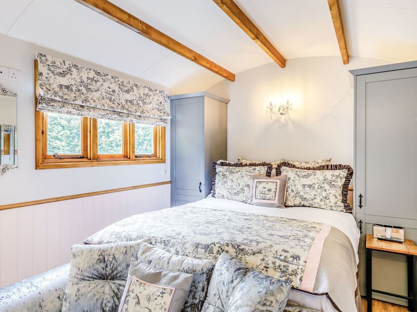 Living area | Walcot Hall Yurts- Snow Drop Hut - Walcot Hall Yurts, Alkborough, near Scunthorpe