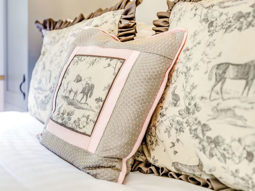 Living area | Walcot Hall Yurts- Snow Drop Hut - Walcot Hall Yurts, Alkborough, near Scunthorpe