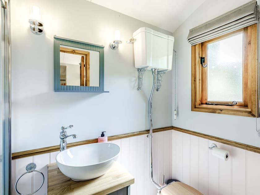 Shower room | Walcot Hall Yurts- Snow Drop Hut - Walcot Hall Yurts, Alkborough, near Scunthorpe