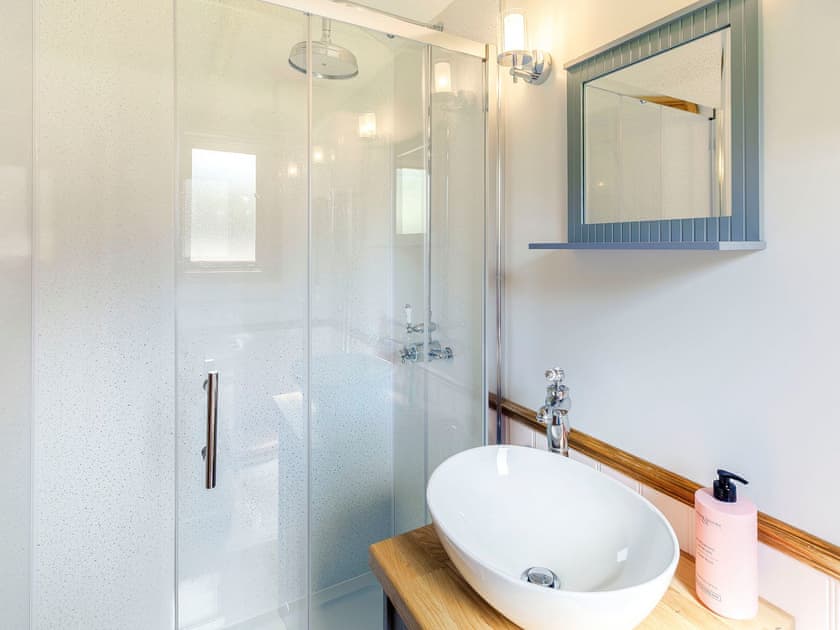 Shower room | Walcot Hall Yurts- Snow Drop Hut - Walcot Hall Yurts, Alkborough, near Scunthorpe