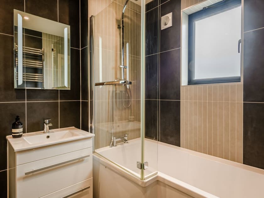 En-suite | Otters Reach, Hoveton