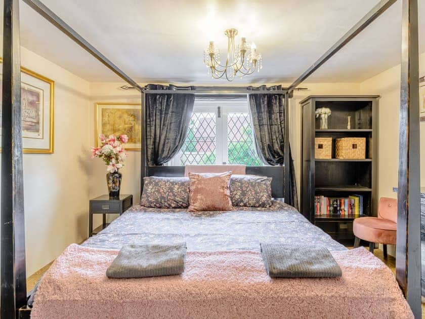 Double bedroom | Yew Tree Farm, Ashford