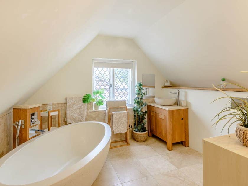 Bathroom | Yew Tree Farm, Ashford