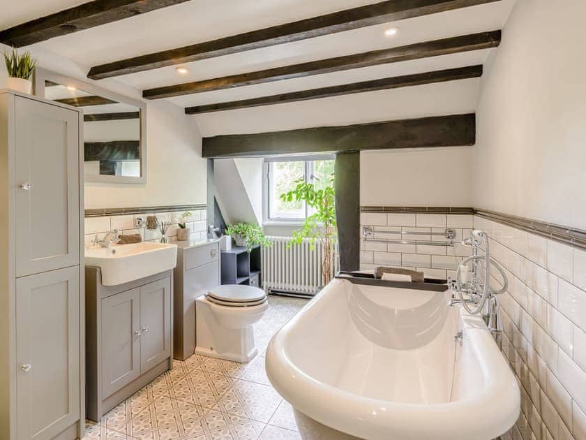 Bathroom | Yew Tree Farm, Ashford