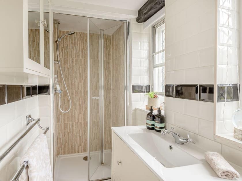 Shower room | Yew Tree Farm, Ashford